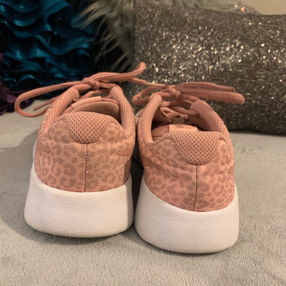 Blush cheetah 🐆 sneakers - Picture 4 of 6